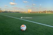 -关于江苏苏宁队客场击败青岛黄海队，继续领跑榜首的信息