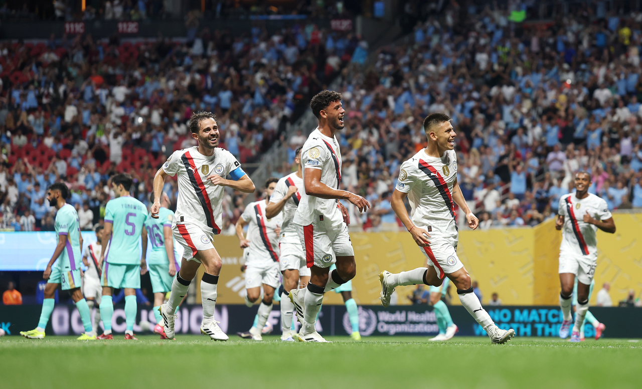 包含曼城客场大胜，领先优势进一步巩固的词条