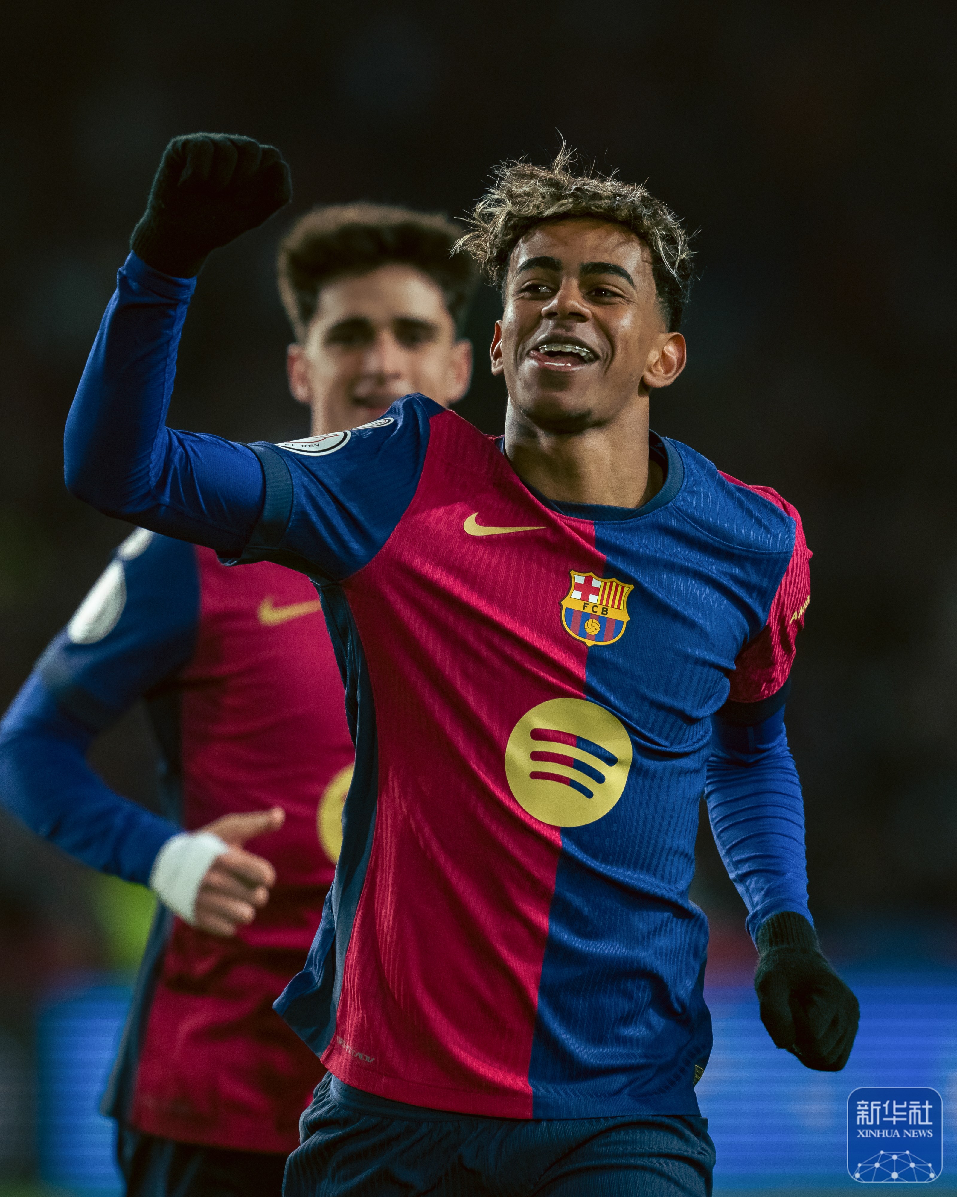 巴塞罗那主场大捷，轻松赢得比赛的简单介绍