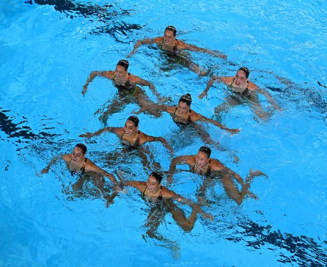 墨西哥选手在游泳比赛中取得胜利