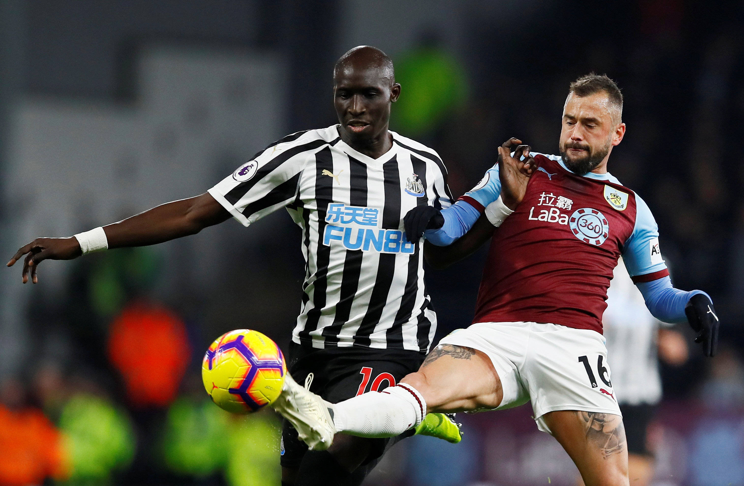 包含尤文图斯主场告负，遭遇连败的词条