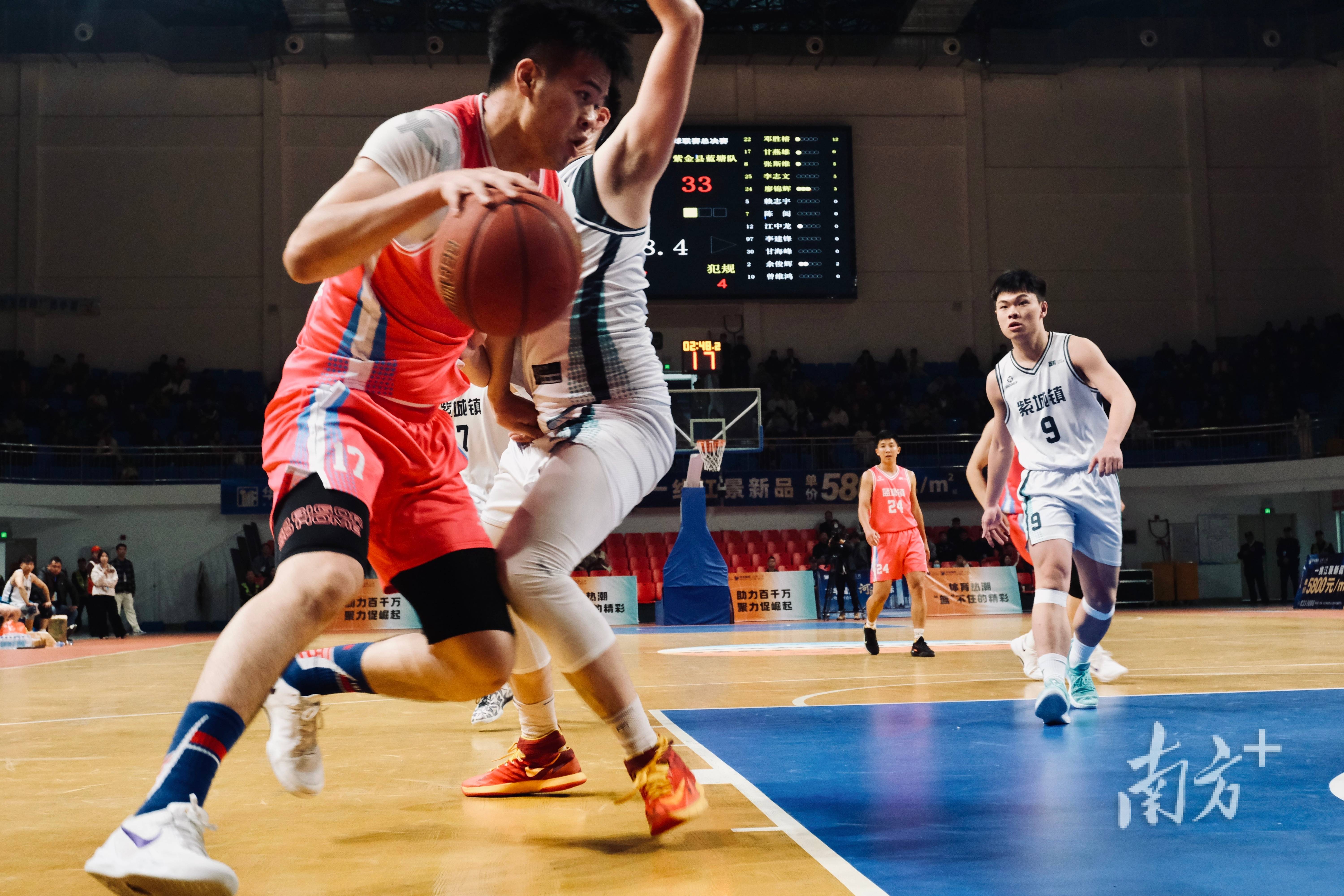 篮球联赛夺冠争夺：球队等待胜利的呼唤