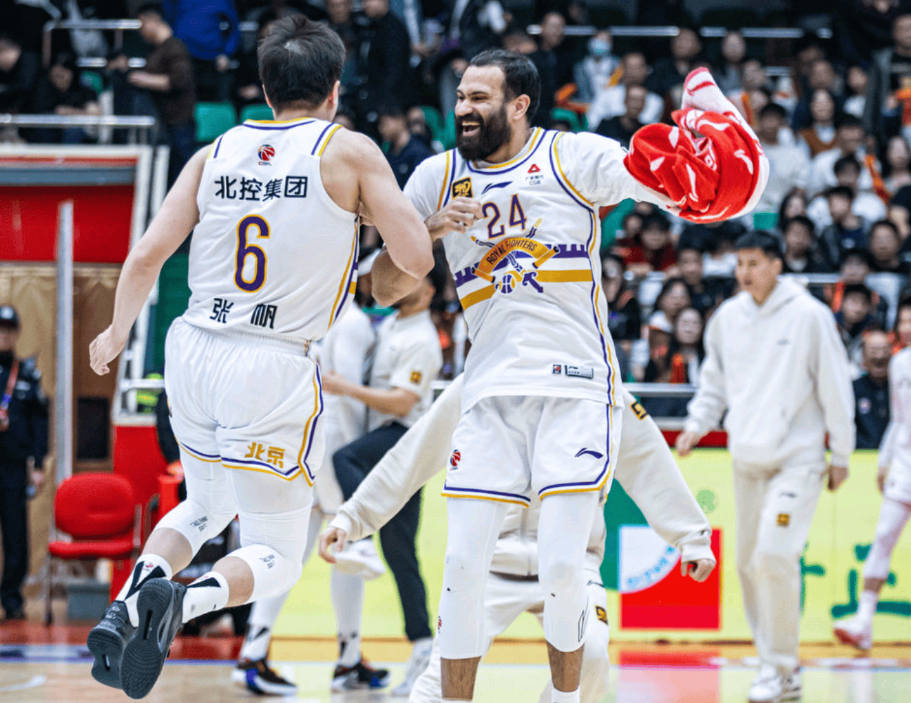 山东男篮面对新赛季挑战,坚守胜利壁垒 山东男篮面对新赛季挑战,坚守胜利壁垒