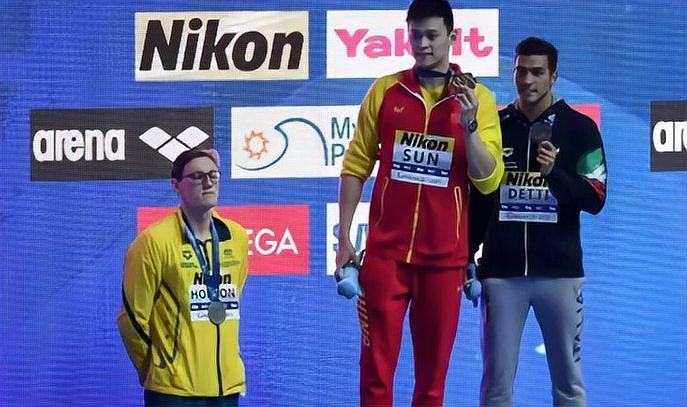 关于澳大利亚游泳名将连夺冠军,实现突破的信息 关于澳大利亚游泳名将连夺冠军,实现突破的信息