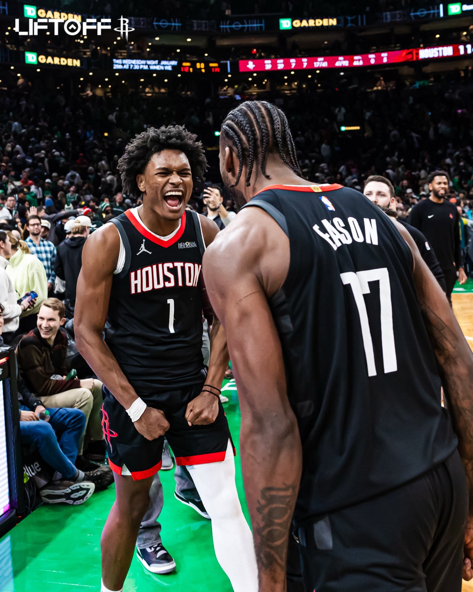 火箭主场遭遇惨败,连续三场失利! 火箭主场遭遇惨败,连续三场失利!