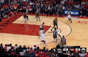 猛龙擒雄鹿，游艇全场砍下24分