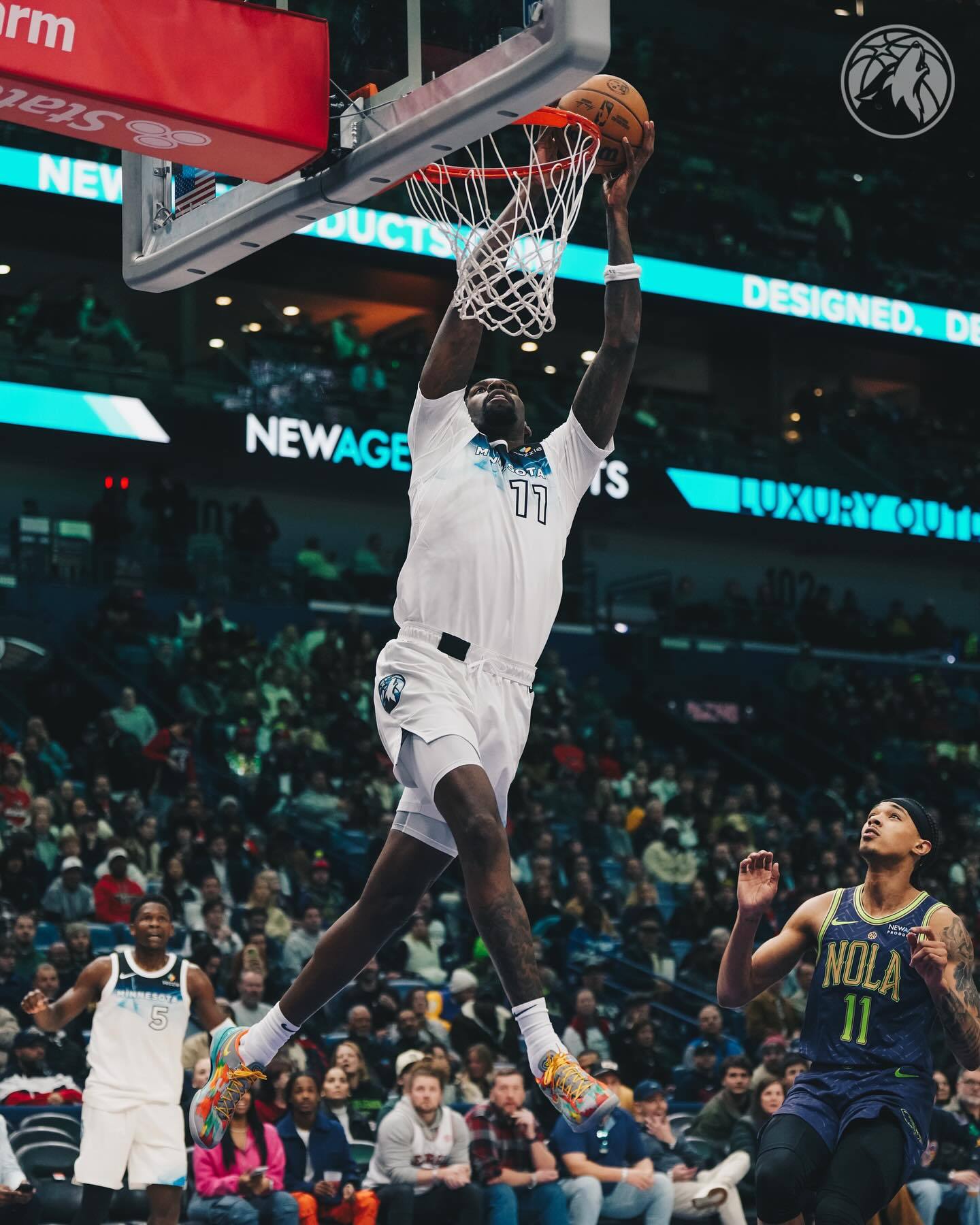 森林狼主场战胜活塞,取得胜利 森林狼主场战胜活塞,取得胜利