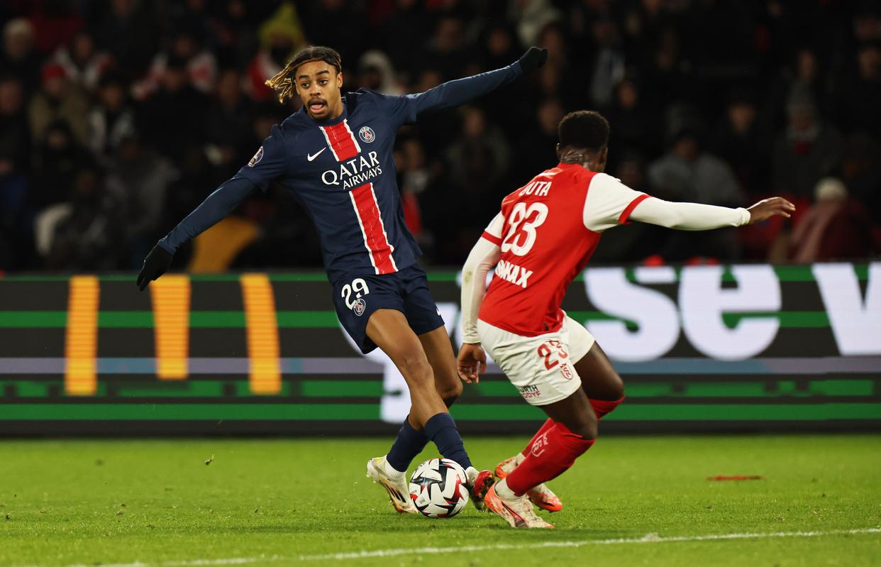 法国足球豪门连胜拉开赛季大幕