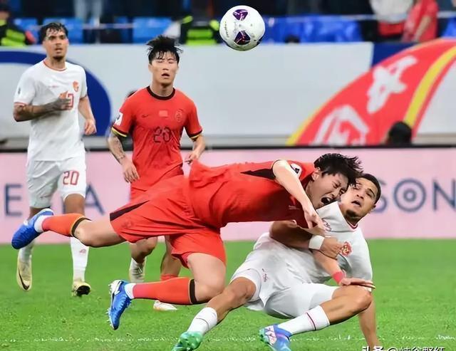 足球比赛席卷全国,球迷热情高涨 足球比赛席卷全国,球迷热情高涨