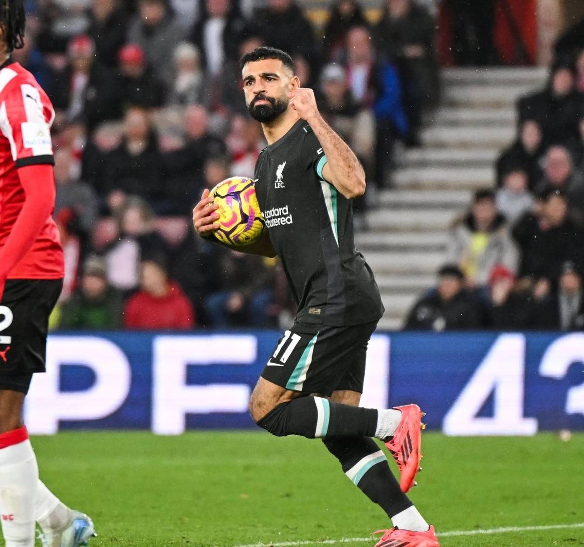 威廉·萨拉赫连续进球,帮助AC米兰轻松击败巴勒莫 威廉·萨拉赫连续进球,帮助AC米兰轻松击败巴勒莫