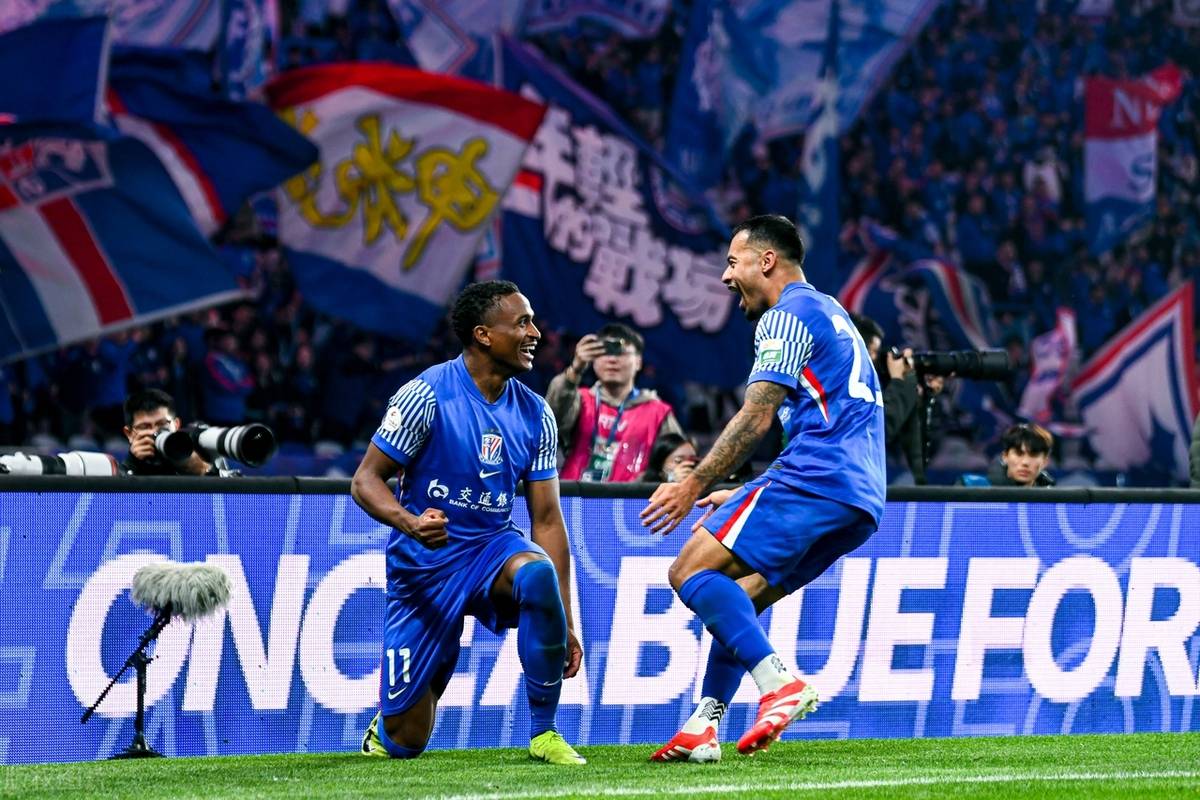 包含上海申花中场组织稳定，传球成功率高达%的词条