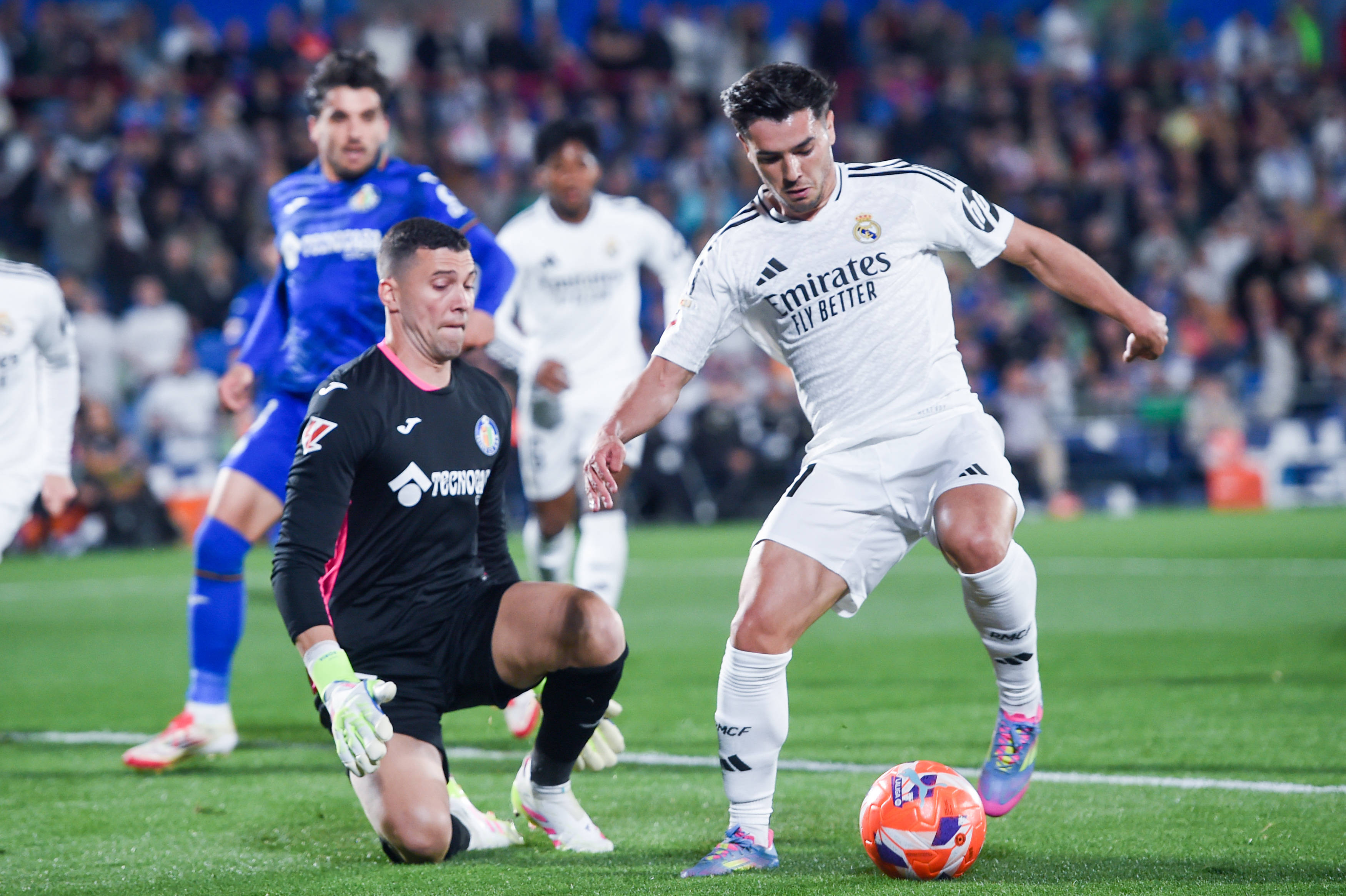 赫塔菲战绩起伏，积极备战下一场比赛