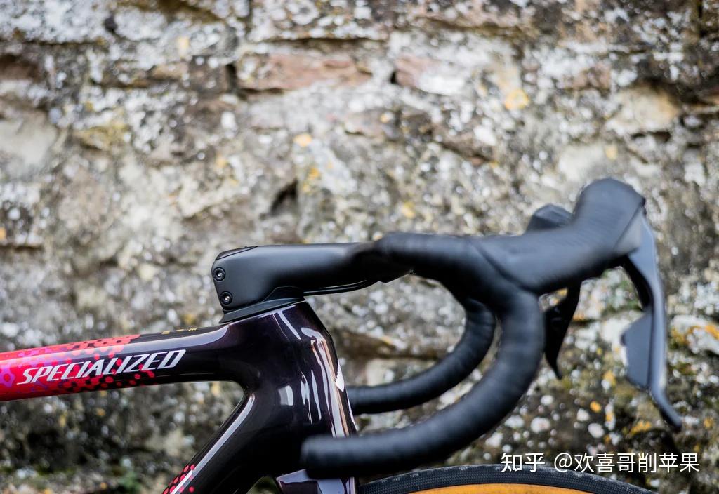 荷兰选手取得自行车比赛胜利