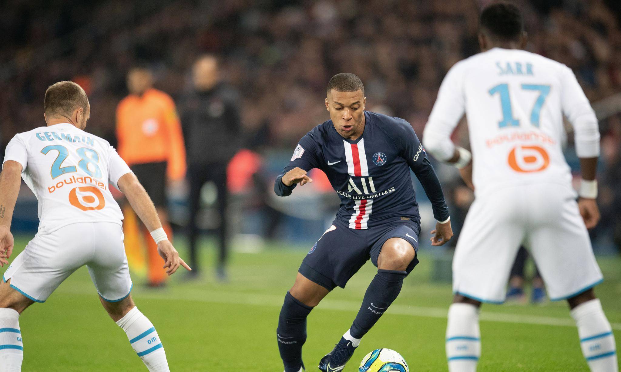 法国联赛争夺激烈，球队斗志高昂！