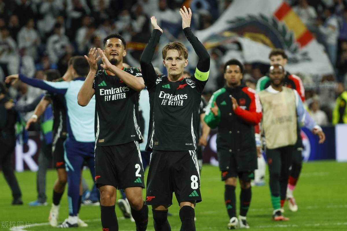 关于皇家马德里横扫那不勒斯，锁定强席位的信息