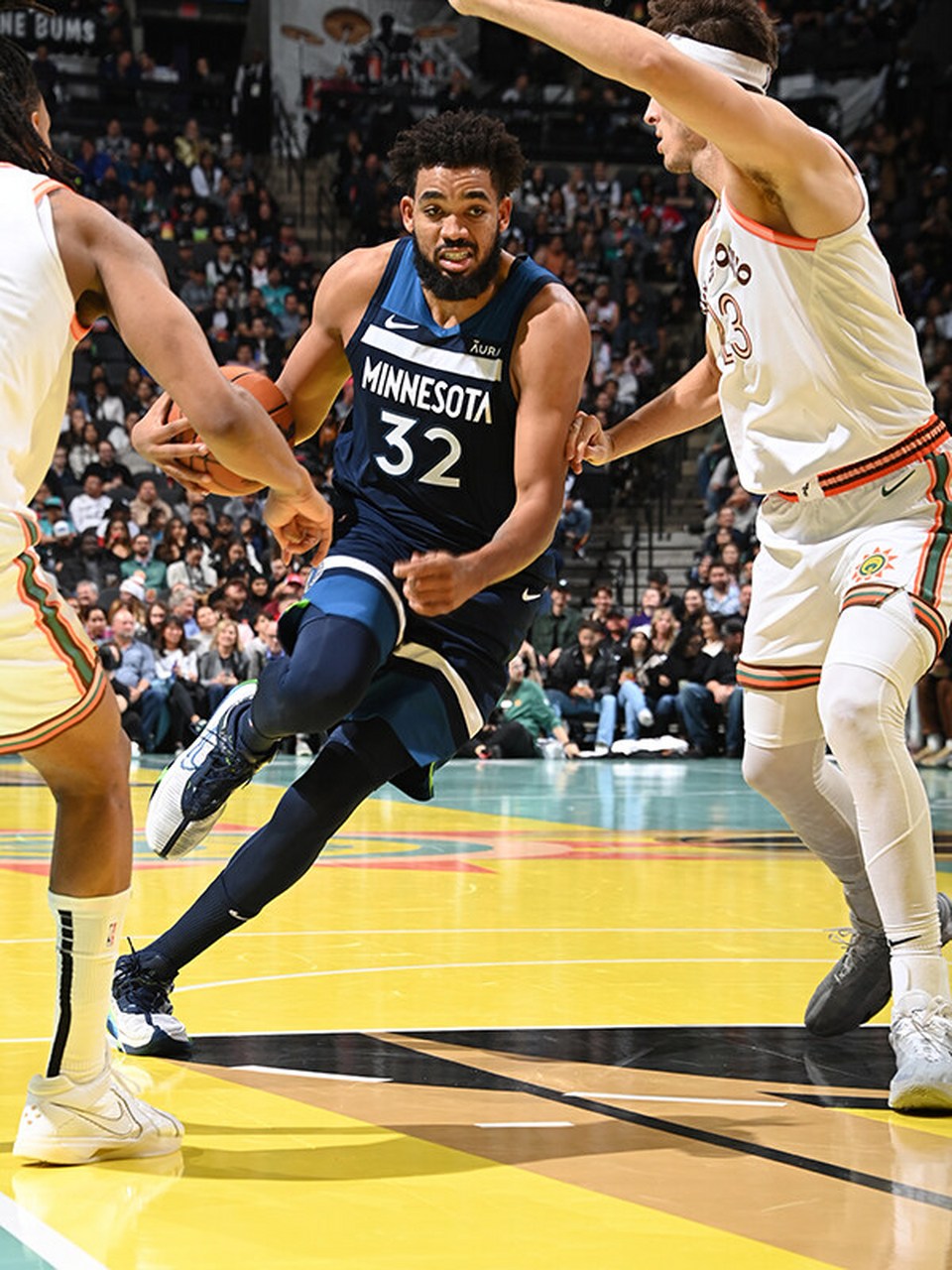 老鹰全队发挥出色,轻取森林狼取胜 老鹰全队发挥出色,轻取森林狼取胜