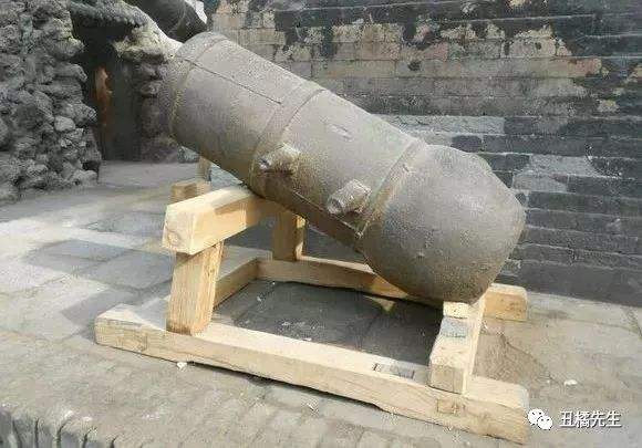 佛罗伦萨摧城拔寨,巍然不动 佛罗伦萨摧城拔寨,巍然不动