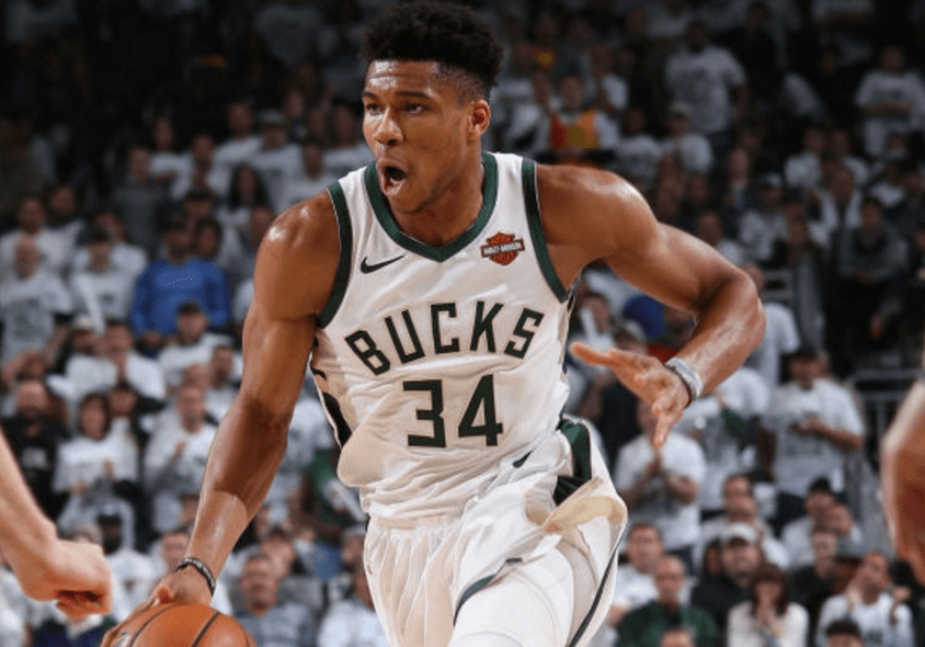 MVP状态回升，带领球队逆转胜出