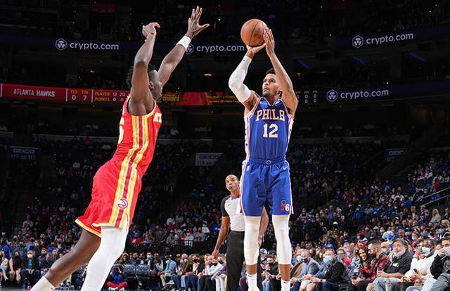 太阳大胜老鹰,终结两连败 太阳大胜老鹰,终结两连败