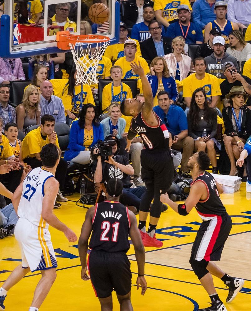 开拓者逆转勇士,利拉德32分 开拓者逆转勇士,利拉德32分