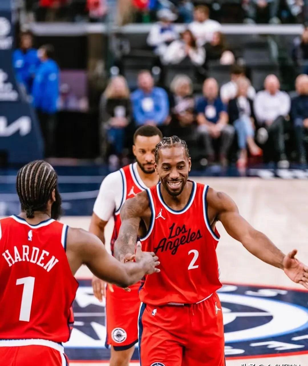 快船大胜绿军稳住比赛领先