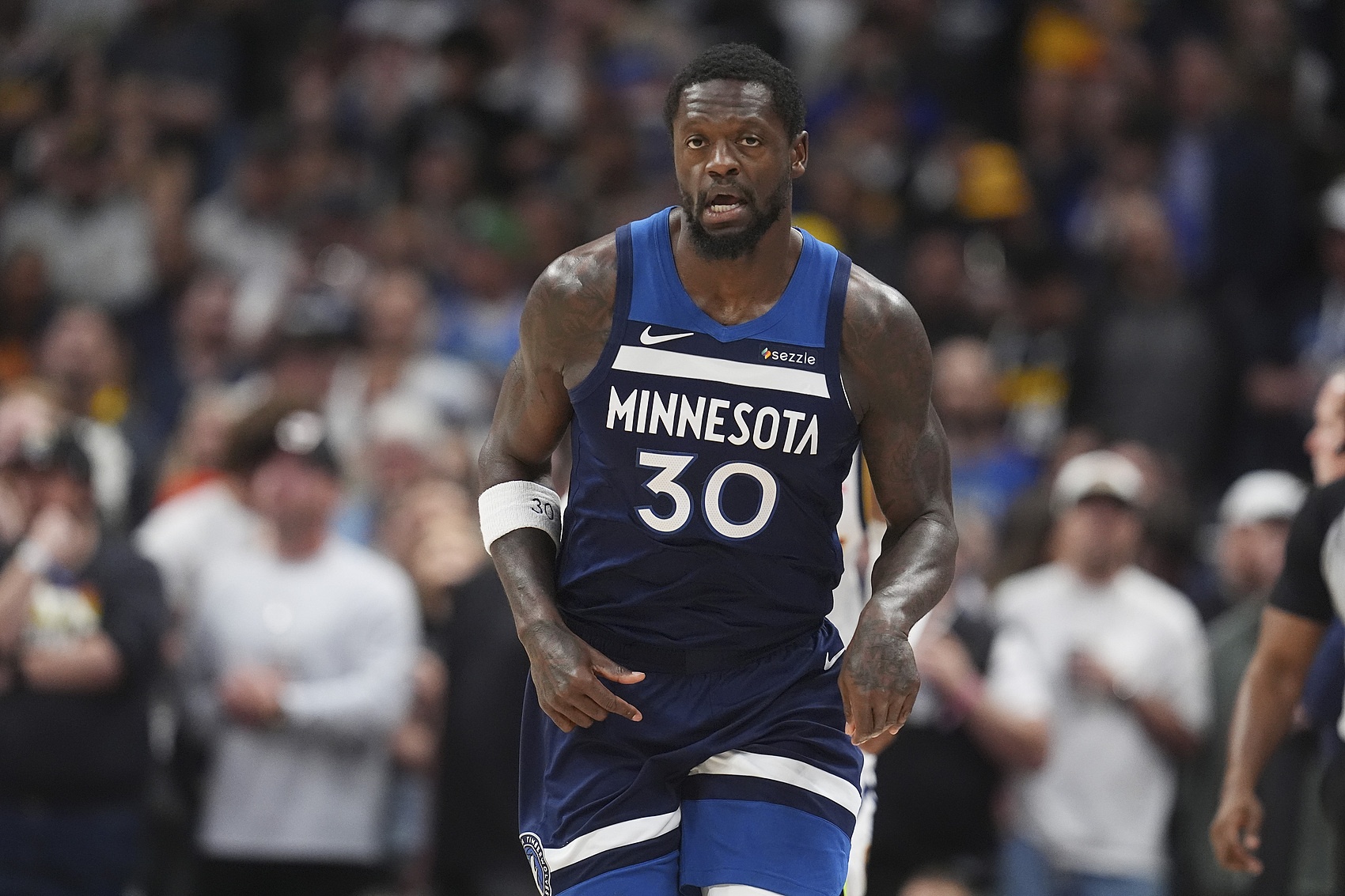 尼克斯主场力克鹈鹕，兰德尔独得28分