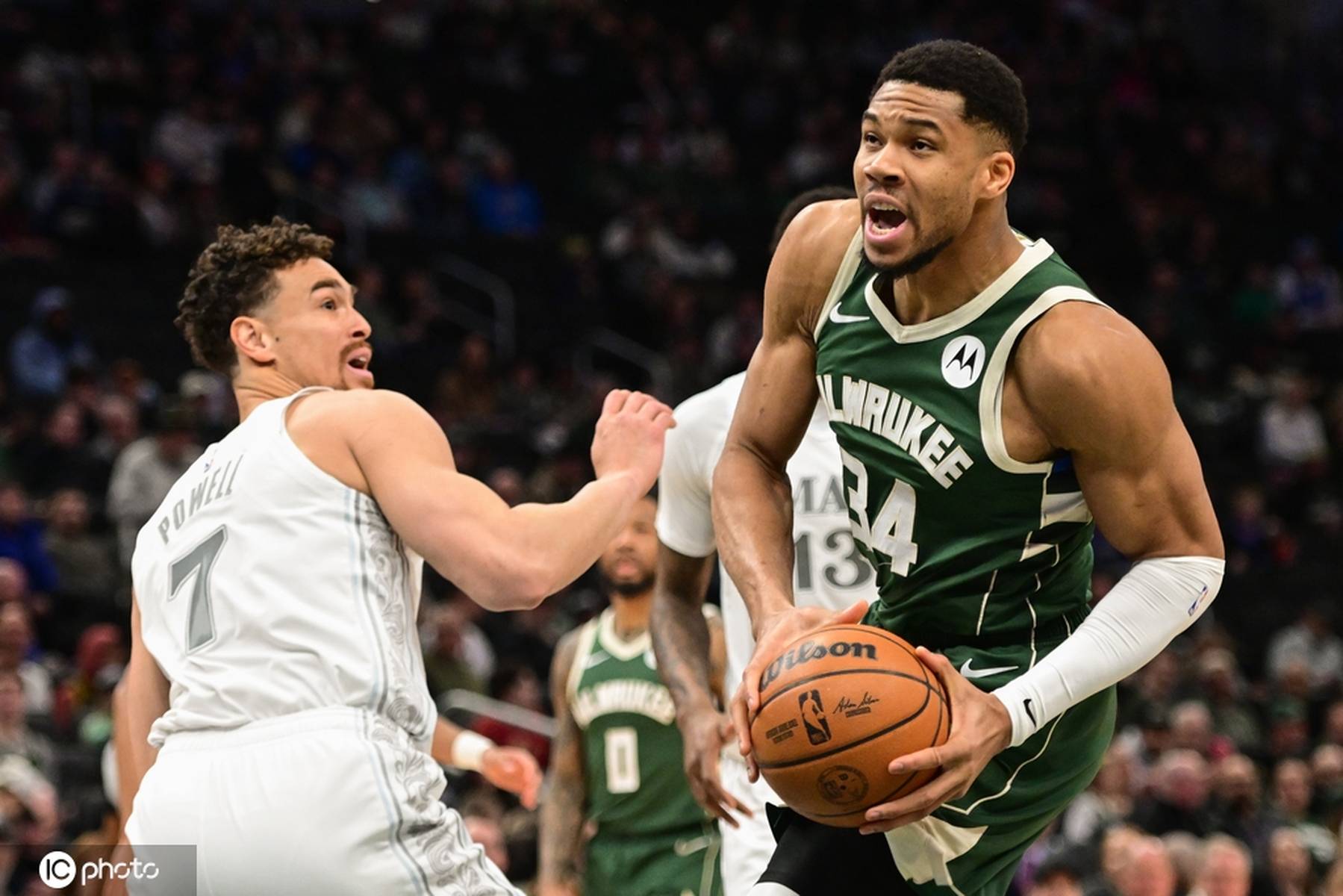 雄鹿主场击败国王，取得两连胜